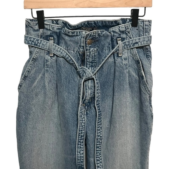 Abercrombie and Fitch Paper Bag Waist Mom Jean - Picture 4 of 9
